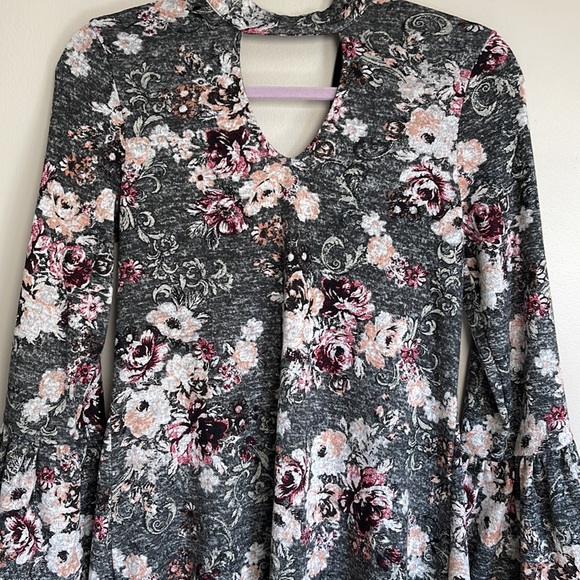 Alya  Floral Choker Neck  Casual  Boho Dress Ties in Back   Bell Sleeves  Size S - Picture 4 of 11